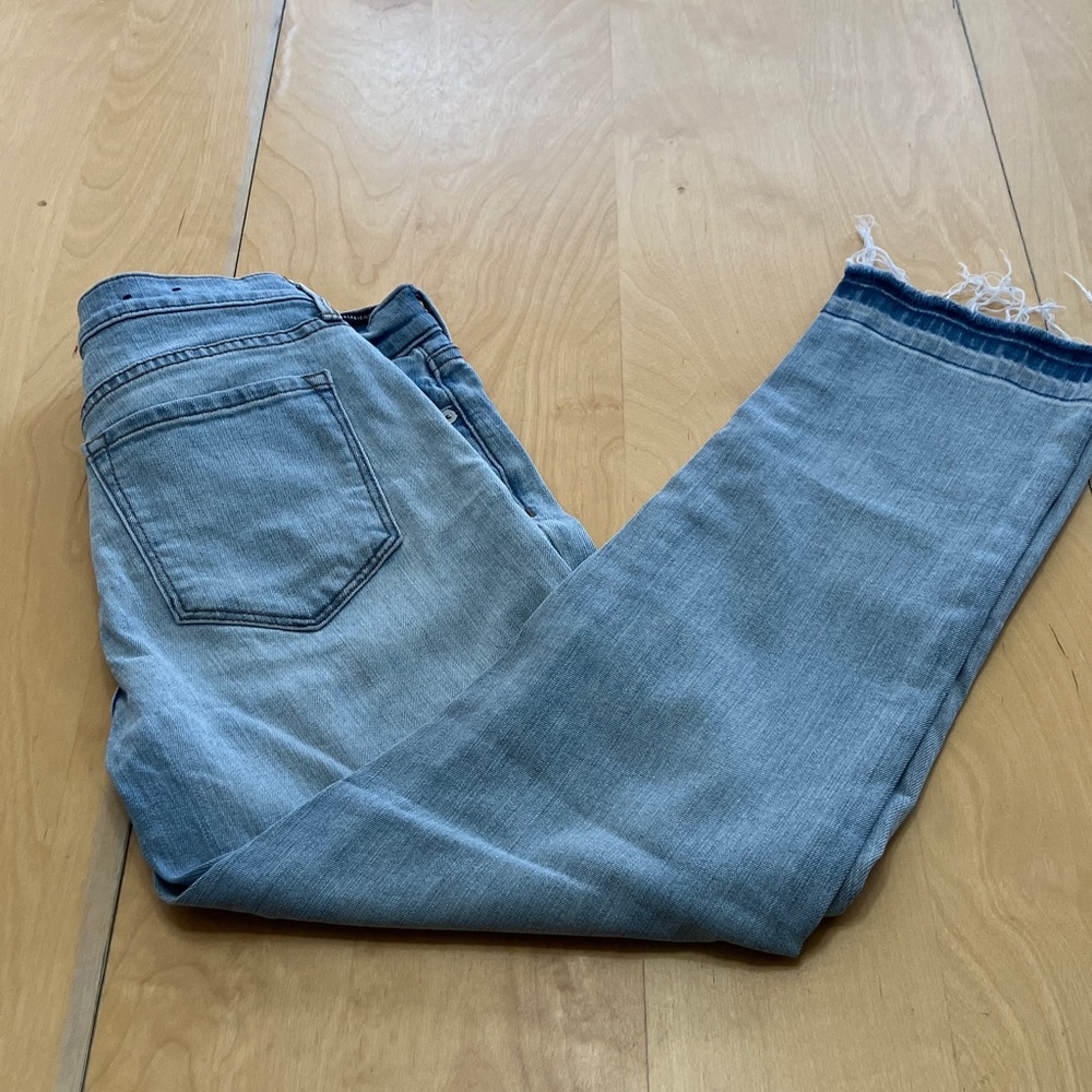 Banana Republic Women's Skinny Jeans in Light Blue Raw Hem Size 26 cotton‎